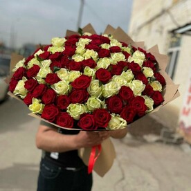 Свежий букет 101 розы