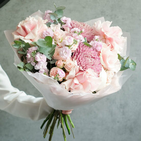 Нежный осенний букет с хризантемами