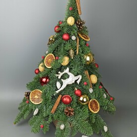 Новогодняя ёлка, наряженная