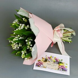 Букет 15 ароматных ландышей в розовой упаковке