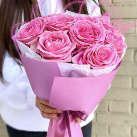 Букет из розовых роз