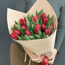 Букет из 17 тюльпанов