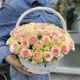 Корзина 51 розовая роза