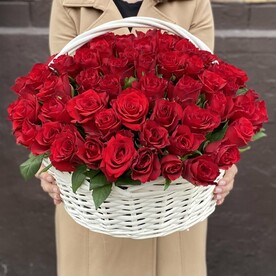 Корзина 101 красная роза