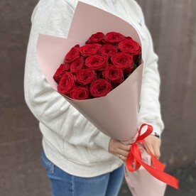 15 красных роз Россия