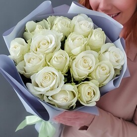 15 белых роз Россия