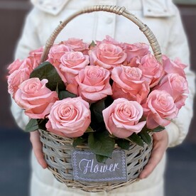 Корзина 25 розовых роз
