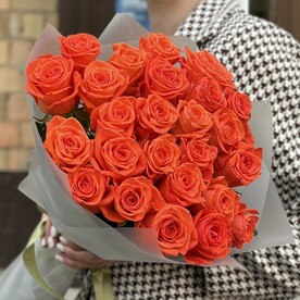 25 оранжевых роз