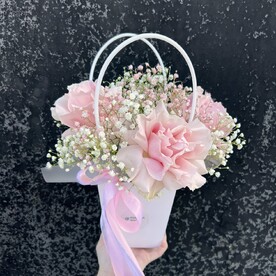 Французские розы и гипсофила