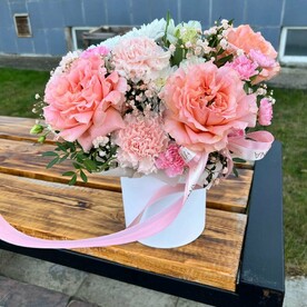 Композиция с пионовидными розами