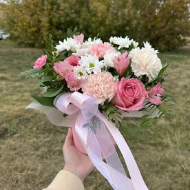 Нежная композиция с пионовидными розами