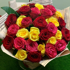 Яркий МИКС из 35 роз