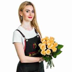 15 кремовых роз