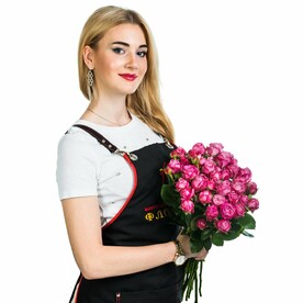 11 пионовидных малиновых с белым роз