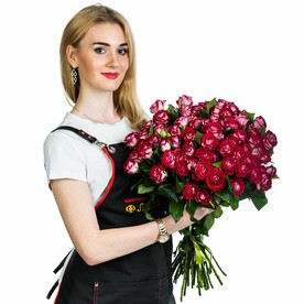 51 кустовая роза Малина с белым