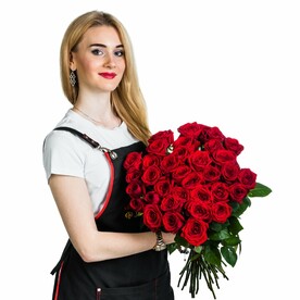 35 красных роз