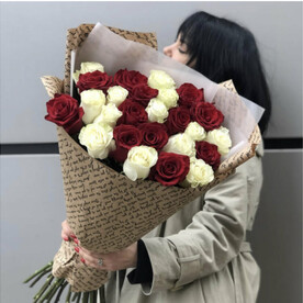 25 роз Эквадор 80 см