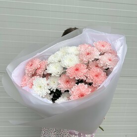 Нежный букет хризантем