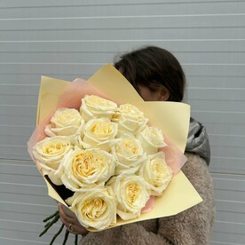 Букет из 11 ароматных садовых роз