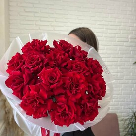 Букет шикарных стойких французских роз