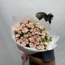 Кустовые розы нежно розовые