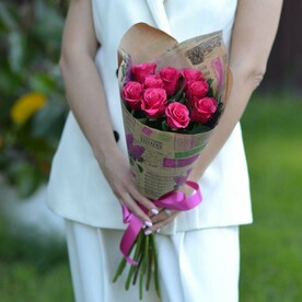 Букет из 9 малиновых роз