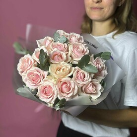 Букет из 15 нежно-розовых роз