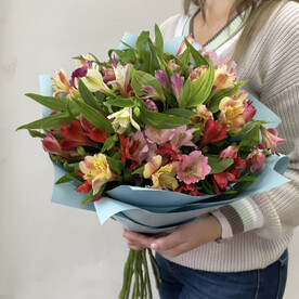 Букет из 15 альстромерий микс Букет 38