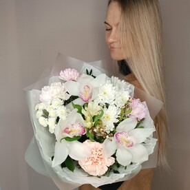 Мой ангел (орхидея, хризантемы и диаантусы)