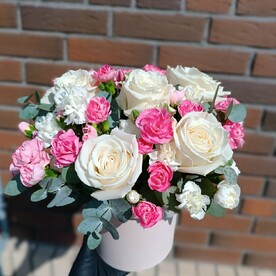 Сборная коробочка с белыми розами