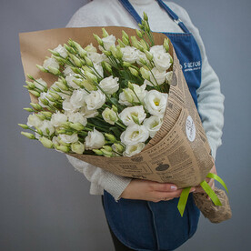 Букет из 19 эустом в крафте, арт: 932