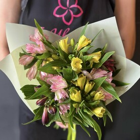 Букет 7 альстромерий микс, арт: 1417