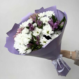 Букет из хризантем и альстромерии, сборный букет живых цветов, арт: 1799