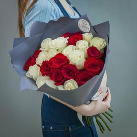Букет из 25 красных и белых роз, арт: 248-1