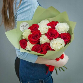 Букет из 15 красных и белых роз, арт: 281