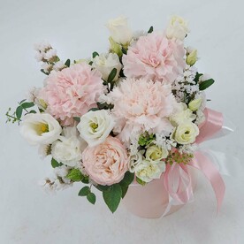 Нежные цветы в коробке XS