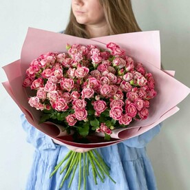 Большой букет из кустовых роз