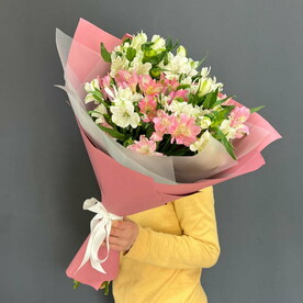 Нежный букет «11 альстромерий»
