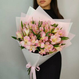 Букет 9 альстромерий нежно-розового цвета