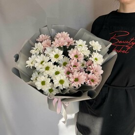 Букет из хризантем «нежный микс»