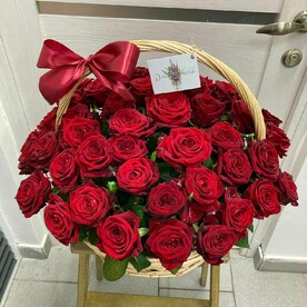 51 Бордовая Роза в Корзине
