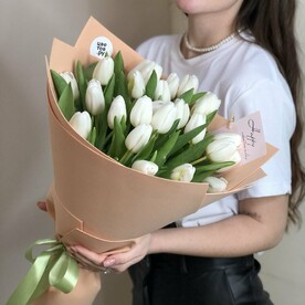 21 белый тюльпан