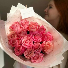 Букет 15 розовых роз Эквадор