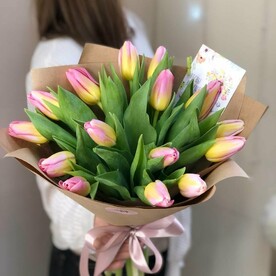 15 розовых тюльпанов