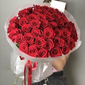 45 красных роз