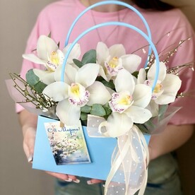 Сумочка с Орхидеей и Генистой в голубом цвете