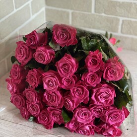 Роза малиновая 29
