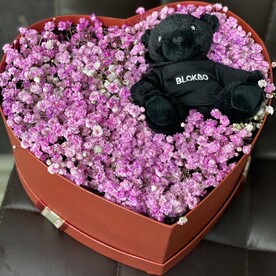 Коробочка из гипсофилы и мишки