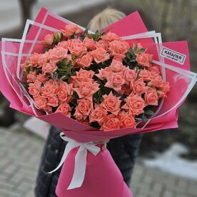 Букет из кустовых роз