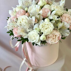 Композиция с кустовыми розами